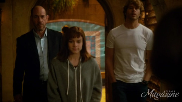 Granger acknowledging her good work and Deeks giving her his hoodie ?? Aww !!